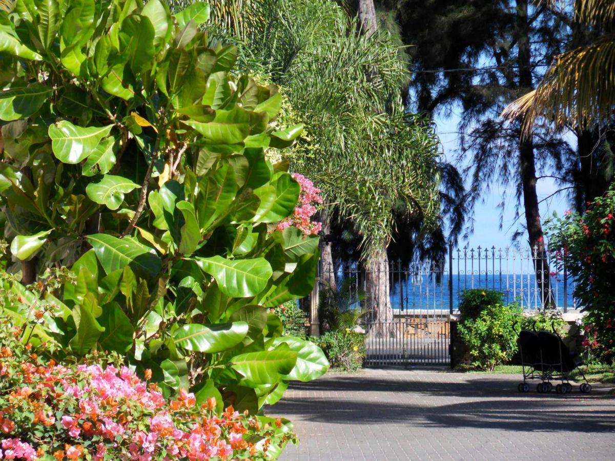 Beachfront Villa In A Beautiful And Secured Complex Flic en Flac Екстер'єр фото